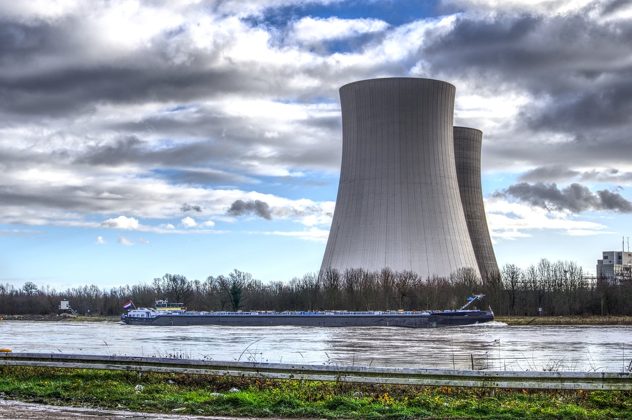 Elektrownia jądrowa. Pixabay.