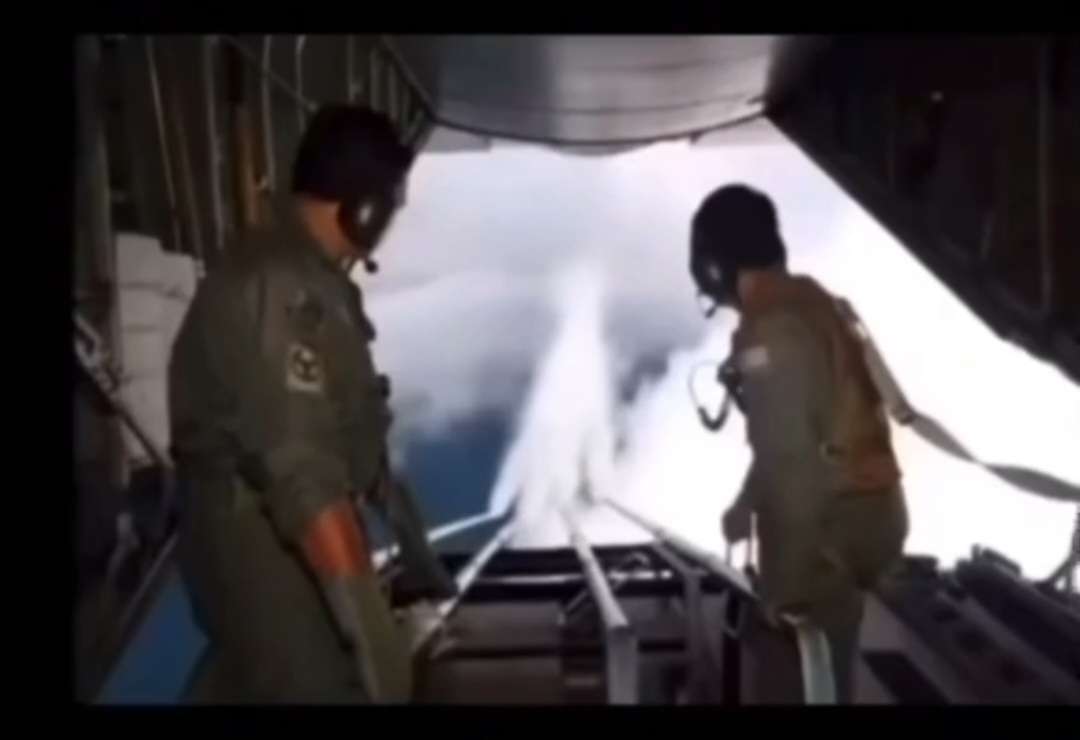 Rozpylanie chemtrails